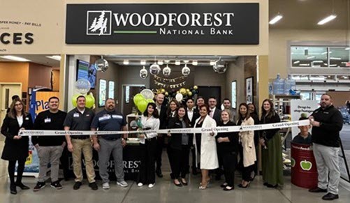 Woodforest National Bank recently celebrated the opening of its seventh H-E-B retail branch, located at 19529 Northpark Dr. in Kingwood, TX.